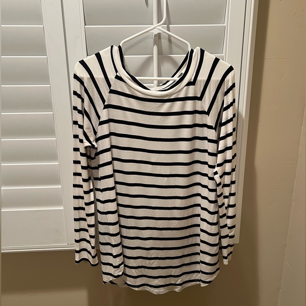 Women’s Goo Yoo Black and White Striped Long Sleeve Top size large